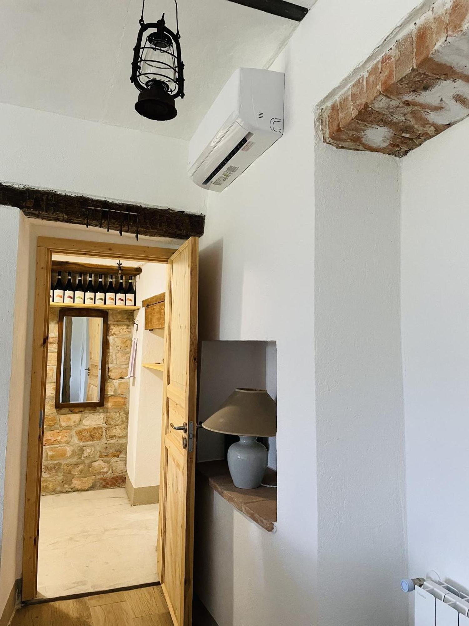 شقة Locazione Turistica Cascina Pela Castagnole delle Lanze المظهر الخارجي الصورة