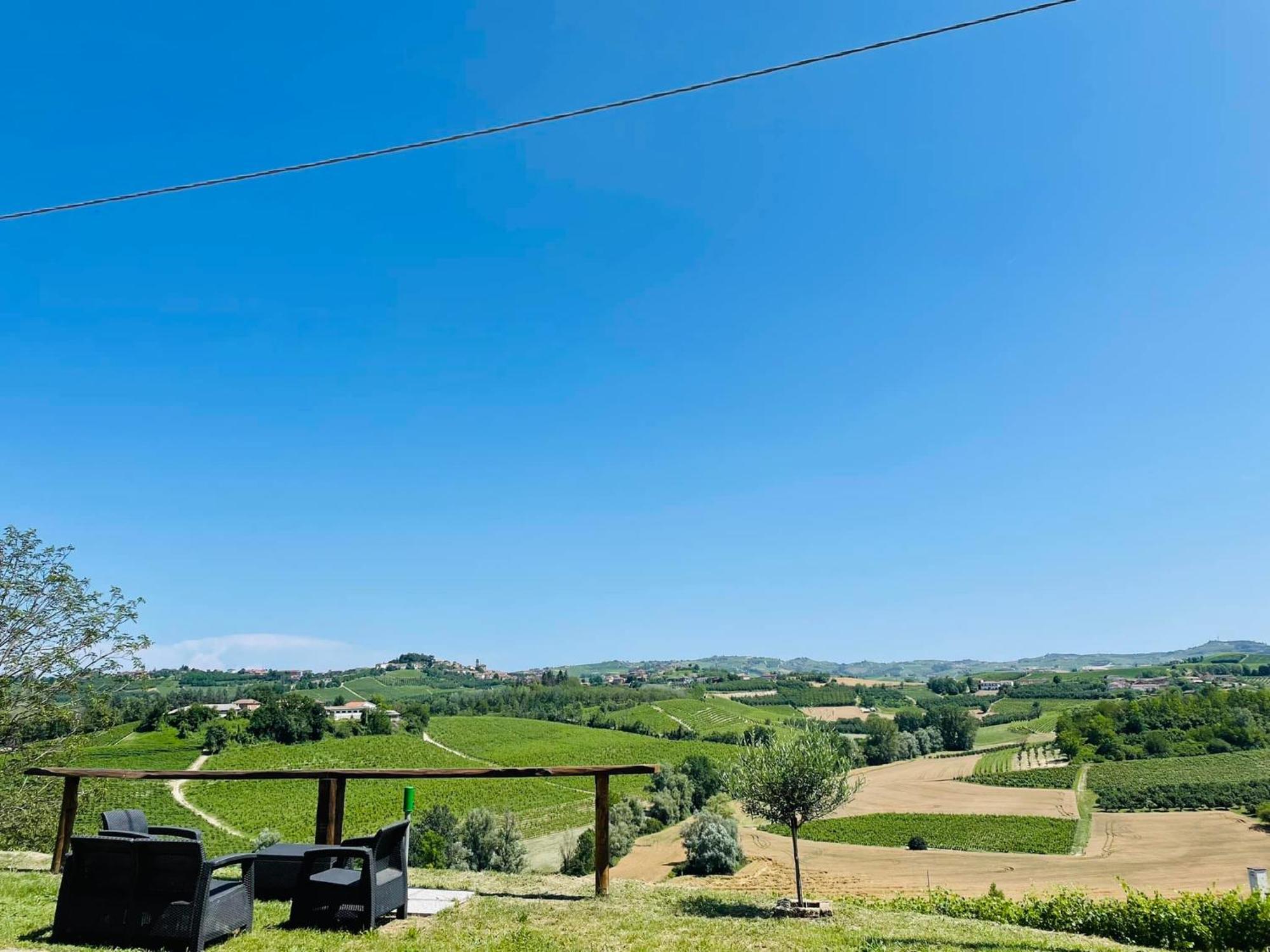 شقة Locazione Turistica Cascina Pela Castagnole delle Lanze المظهر الخارجي الصورة