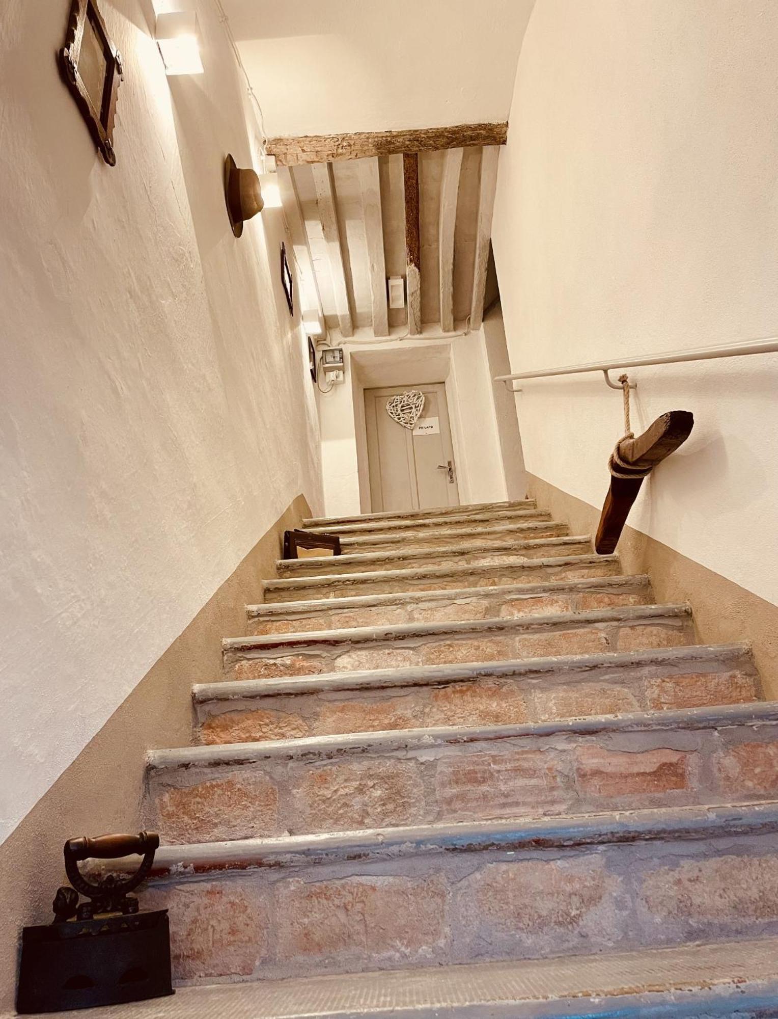 شقة Locazione Turistica Cascina Pela Castagnole delle Lanze المظهر الخارجي الصورة